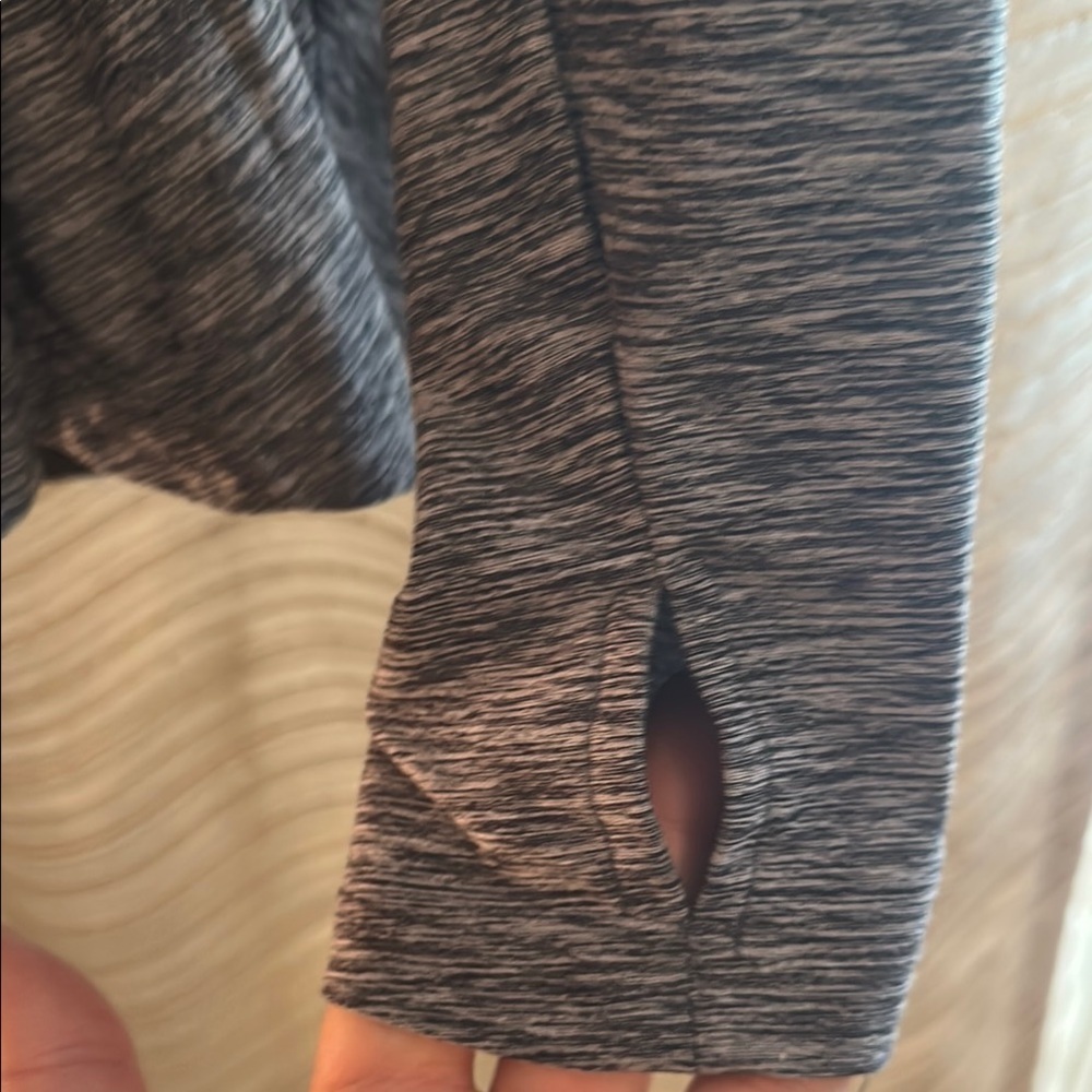 RBX Heather Gray Athletic Long Sleeve Top thumb slots Pullover Size Small - Picture 3 of 6